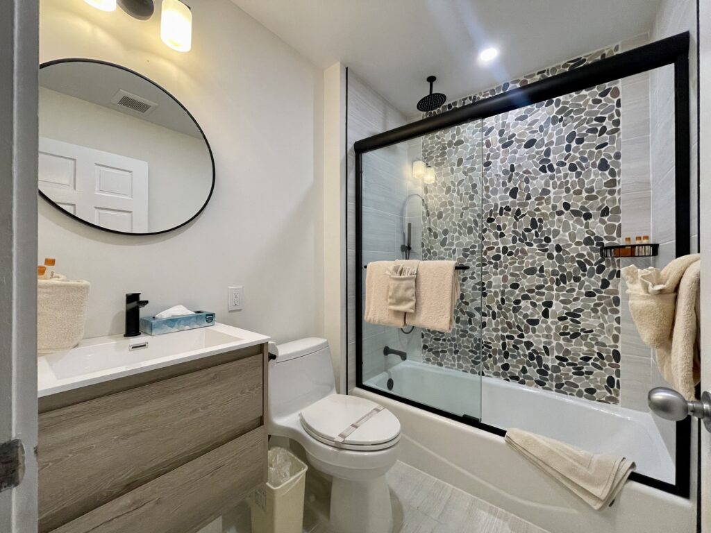 Royal Atlantic Beach Resorts - Bathroom