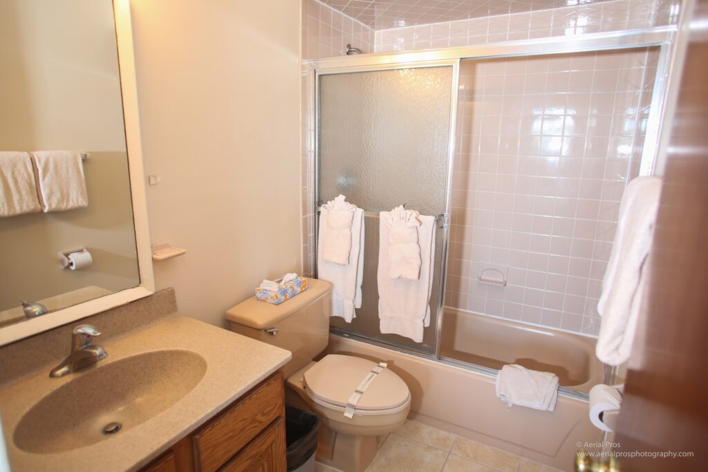 Royal Atlantic Beach Resorts - North-Room 233 Bathroom
